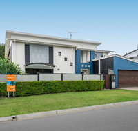 Campbell St 11 Moffat Beach - Accommodation in Bendigo