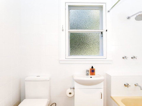 Canary Cottage - Fresh, Clean, Simple & Comfortable - Accommodation in Bendigo 3