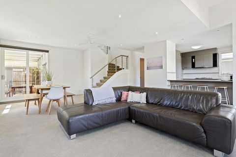 CAPEL'S REST - CAPEL SOUND - Accommodation in Bendigo 3