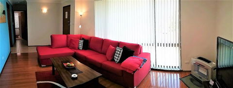 Cara Nobbys Beach 11 Wesley Avenue - Accommodation in Bendigo 1