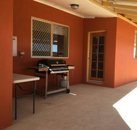 Caretakers Cottage Budget Accommodation - Accommodation in Bendigo