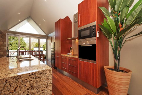 Centenary Peaks - Accommodation in Bendigo 1