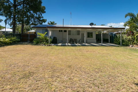 Charming Beach House - Accommodation in Bendigo 3