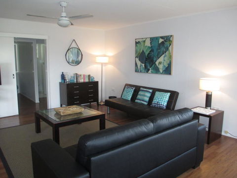 Charming Beach House - Accommodation in Bendigo 0