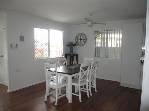 Charming Beach House - Accommodation in Bendigo 2