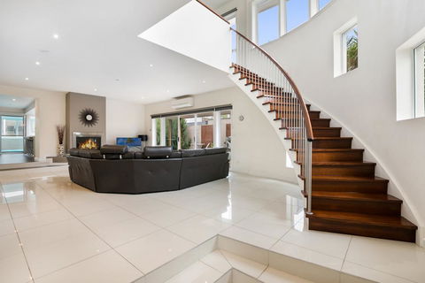 Chunar Lodge - Accommodation in Bendigo 1