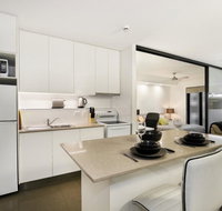 City Getaway Modern Bowen Hills 1 Bedroom with Free WIFI and Parking - Accommodation in Bendigo