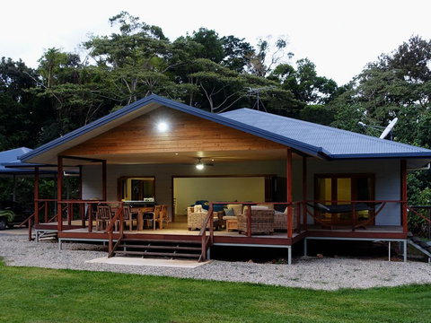 Coconut Beach House - Accommodation in Bendigo 0