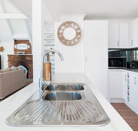 Combined Kingsley Beach House - Accommodation in Bendigo