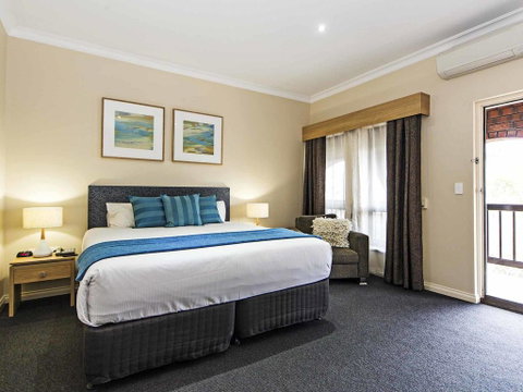 Comfort Inn & Suites Sombrero - Accommodation in Bendigo 0
