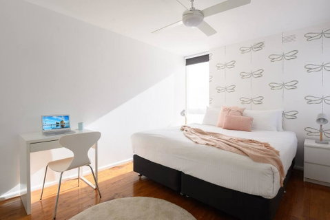 COMO A South Yarra Delight, Car Park And King Bed - Accommodation in Bendigo 1