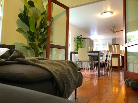 Cool Green Queenslander - Noosaville - Accommodation in Bendigo 0