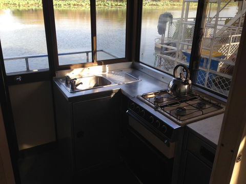 Corroboree Houseboats - Accommodation in Bendigo 2