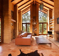 Corymbia Cottage - unique quirky private a guest favourite - Accommodation in Bendigo