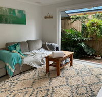 Cosy Backyard Apartment Close To Miami Beach - Accommodation in Bendigo