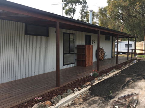 Country Cabin With Mountain Views Close To Ballarat - Accommodation in Bendigo 3