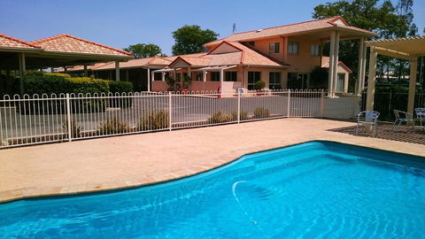 Country Roads Motor Inn - Accommodation in Bendigo 0
