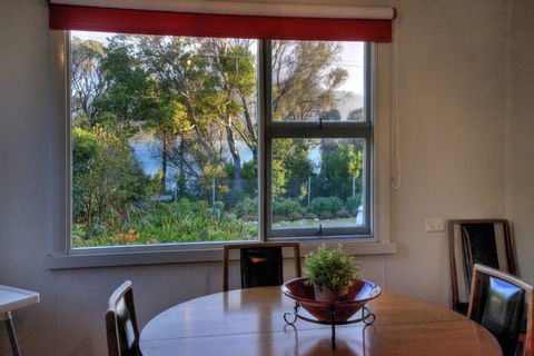 Cove Beach Apartment 1 - Accommodation in Bendigo 1