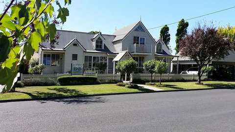 Creek Cottage Bed And Breakfast - Accommodation in Bendigo 0