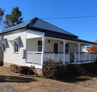 Creekview Cottage - 70 Lock Street - Accommodation in Bendigo