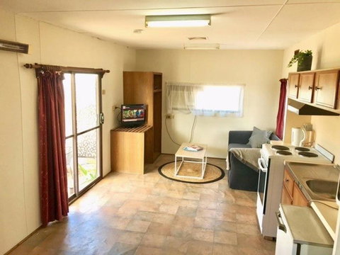 Cute Private Studio Flat With AIRCON! - Accommodation in Bendigo 2