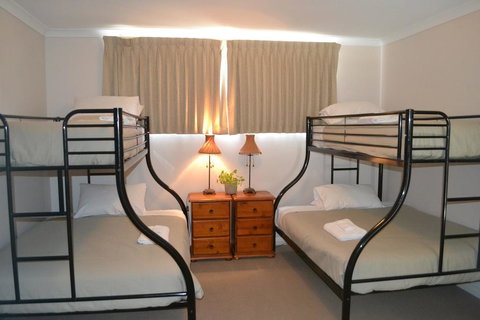 Cypress Drive Town House - Accommodation in Bendigo 1