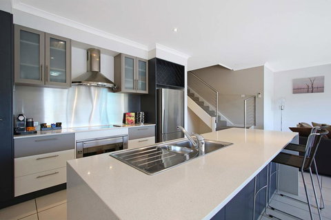 Cypress Townhouse 11 - Accommodation in Bendigo 1