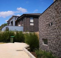 Delicate and Peaceful Bundoora Townhouse 11 - Accommodation in Bendigo