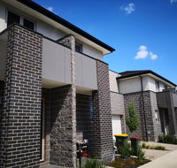 Delicate and Peaceful Bundoora Townhouse 12 - Accommodation in Bendigo