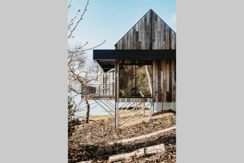 Deviot TAS Accommodation in Bendigo