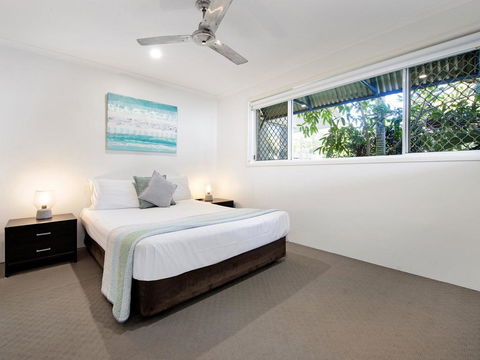 Diamond Beach 3 Bedroom Poolside Apartment - Accommodation in Bendigo 1
