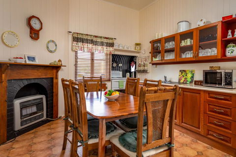 Dillons Cottage - Accommodation in Bendigo 2