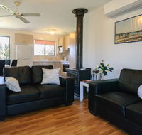 Dom's Place - Accommodation in Bendigo