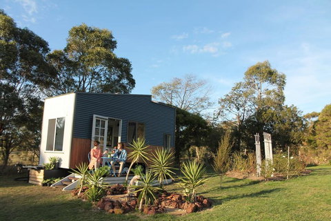 Dyl & Lil's Tiny House On Wheels - Accommodation in Bendigo 1