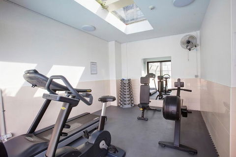 East Mirvac Building With Convenient Living - Accommodation in Bendigo 3