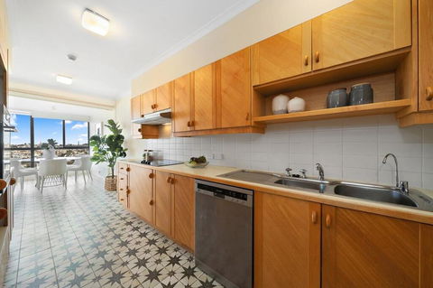 East Mirvac Building With Convenient Living - Accommodation in Bendigo 2
