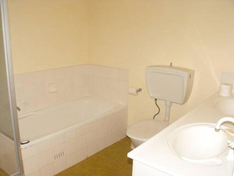Ebbtide, Unit 23, 2-6 North St, Forster - Accommodation in Bendigo 1