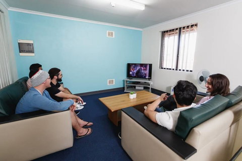Erica Underwood House 6 Bedroom Flat - Accommodation in Bendigo 1
