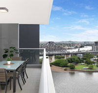 Executive Family 3 Bedroom Suite - Brisbane CBD - Views - Pool - WIFI - Free parking - Accommodation in Bendigo