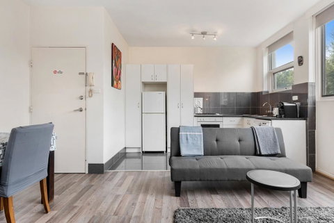 Explore Melbourne From A Convenient South Yarra Pad - Accommodation in Bendigo 3