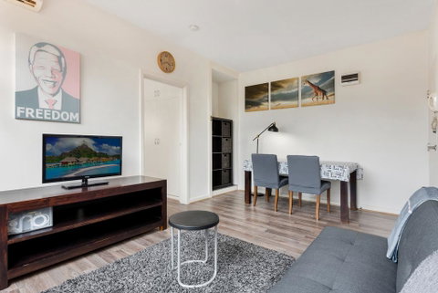Explore Melbourne From A Convenient South Yarra Pad - Accommodation in Bendigo 2