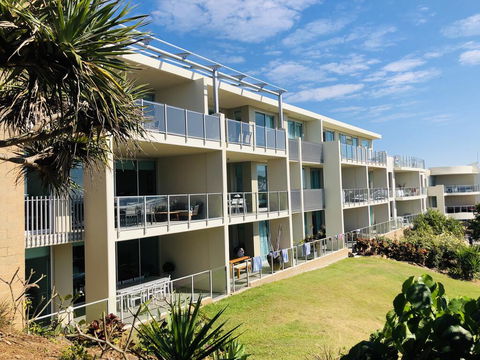 EXTRA LARGE 2 Bed Apartment - 3 Pools And Spa - Mountain View - BEACHFRONT LOCATION CABARITA BEACH - Accommodation in Bendigo 3