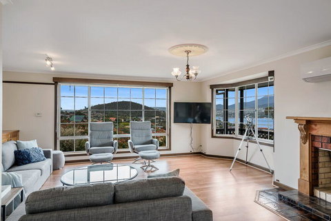FAMILY With Children Of All Ages - Water/Bridge View - Accommodation in Bendigo 3