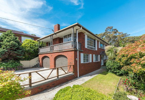 FAMILY With Children Of All Ages - Water/Bridge View - Accommodation in Bendigo 0