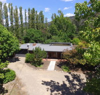 Farrington House - On the banks of the Ovens River - Accommodation in Bendigo