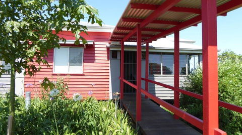 Flame Hill Vineyard - Accommodation in Bendigo 3