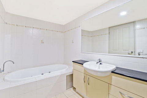 Flightdeck 301 5-7 Clarence Street - Accommodation in Bendigo 2