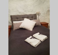 Fossickers Den Dugout Accommodation - Accommodation in Bendigo