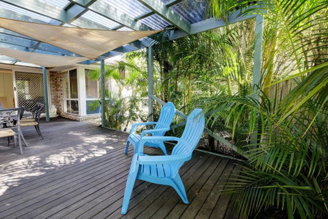 FRANGIPANI BEACH HOUSE - PET FRIENDLY 22 Belbourie Cres Boomerang Beach - Accommodation in Bendigo 3
