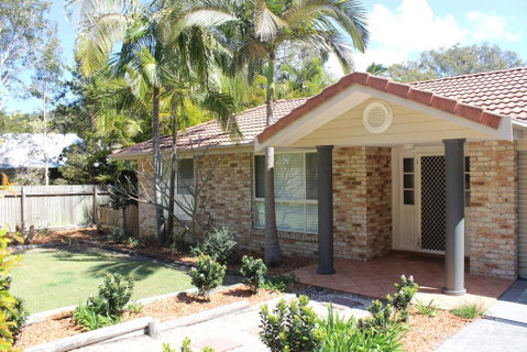FRANGIPANI BEACH HOUSE - PET FRIENDLY 22 Belbourie Cres Boomerang Beach - Accommodation in Bendigo 0